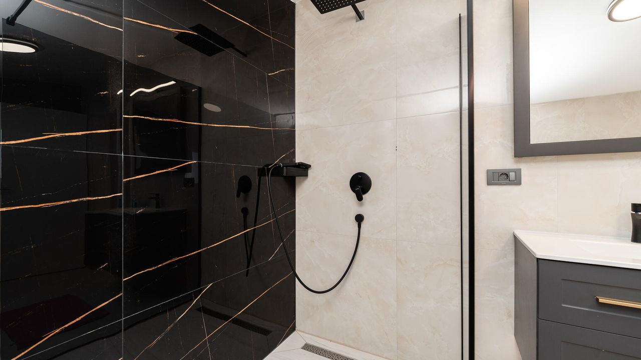 bathroom bathroom